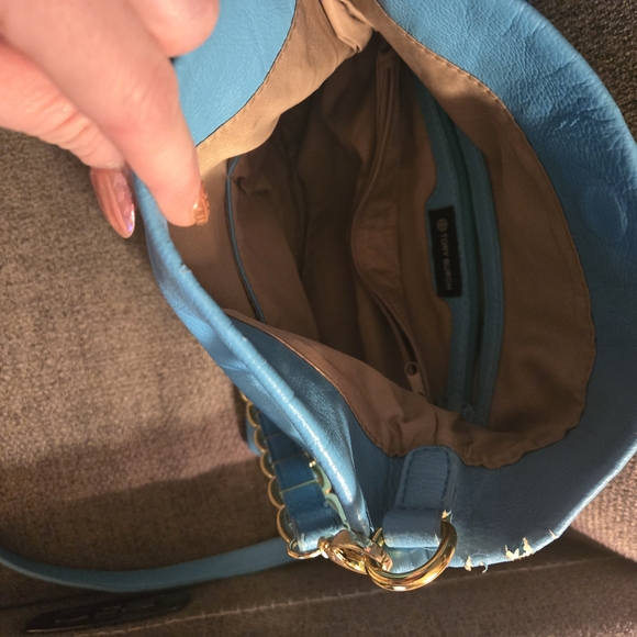 Tory Burch Blue Crossbody Bag with Gold Logo - Picture 5 of 5